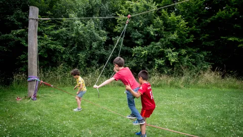© Bénédicte Maindiaux Photos d'une initiation au slackline